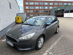 Grau Gebraucht 2016 Ford Focus Titanium Kombi | 5.300 € (Guter Preis)