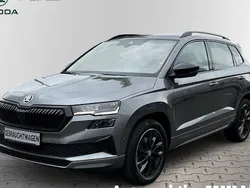 Grau Gebraucht 2022 Skoda Karoq SportLine SUV | 33.900 € (Fairer Preis)