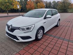 Weiß Gebraucht 2016 Renault Mégane GrandTour Kombi | 6.500 € (Guter Preis)