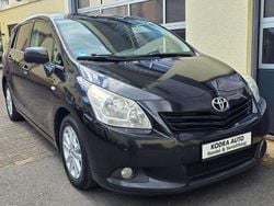 Schwarz Gebraucht 2011 Toyota Verso Edition Van / Kleinbus | 4.000 €