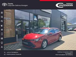 Karminarot metallic Gebraucht 2022 Toyota Corolla Basis Kombi | 20.980 € (Guter Preis)