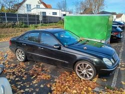 Schwarz Gebraucht 2003 Mercedes E240 Elegance Limousine | 1.950 € (Superpreis)