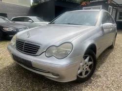 Silber Gebraucht 2001 Mercedes C180 Avantgarde Limousine | 1.990 € (Teuer)