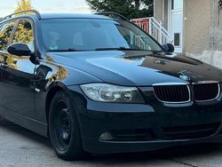 Schwarz Gebraucht 2007 BMW 316 Kombi | 2.250 €