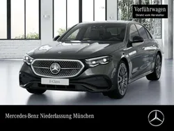 Grau Gebraucht 2025 Mercedes E200 AMG line Limousine | 62.900 € (Fairer Preis)