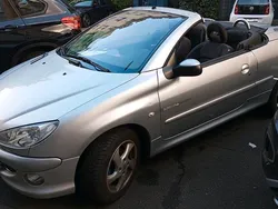 Grau Gebraucht 2005 Peugeot 206 CC Quiksilver Cabrio | 1.900 € (Fairer Preis)