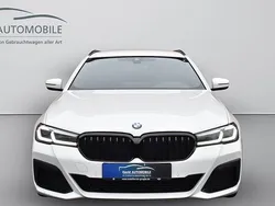 Weiß Gebraucht 2021 BMW 520 M Sport Limousine | 24.790 € (Fairer Preis)