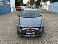 Grau Gebraucht 2017 Mercedes B200 Van / Kleinbus | 14.500 € (Etwas zu teuer)