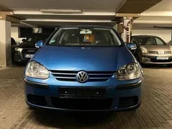 Blau Gebraucht 2004 VW Golf V Kleinwagen | 3.950 € (Etwas zu teuer)