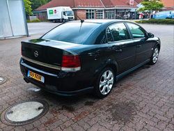 Schwarz Gebraucht 2004 Opel Vectra Limousine | 1.200 € (Fairer Preis)