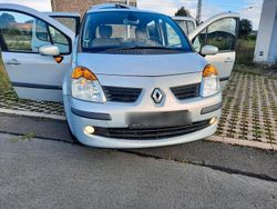 Grau Gebraucht 2005 Renault Modus Van / Kleinbus | 2.250 €