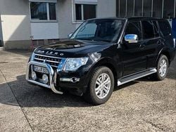 Schwarz Gebraucht 2016 Mitsubishi Pajero Diamant Edition SUV | 20.500 €