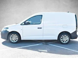 Weiß Gebraucht 2021 VW Caddy Basis Van / Kleinbus | 15.900 € (Etwas zu teuer)