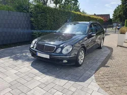 Schwarz Gebraucht 2003 Mercedes E270 Avantgarde Kombi | 5.900 € (Etwas zu teuer)