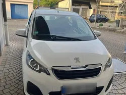 Weiß Gebraucht 2015 Peugeot 108 Kleinwagen | 5.500 € (Fairer Preis)