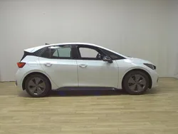 Weiss Gebraucht 2023 Cupra Born Kleinwagen | 22.780 € (Guter Preis)