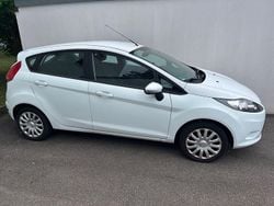 Weiß Gebraucht 2011 Ford Fiesta Trend Kleinwagen | 3.350 € (Guter Preis)