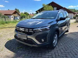 Grau Gebraucht 2023 Dacia Jogger Extreme Limousine | 22.990 € (Fairer Preis)