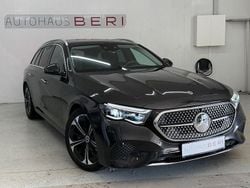 Grau Gebraucht 2024 Mercedes E300 Advanced Limousine | 49.999 € (Guter Preis)