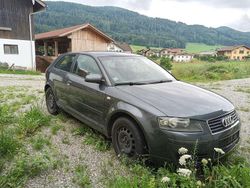 Grau Gebraucht 2005 Audi A3 Attraction Limousine | 3.400 € (Fairer Preis)