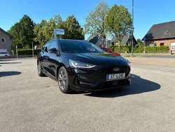 Schwarz Gebraucht 2023 Ford Focus ST-Line X Limousine | 22.990 € (Fairer Preis)