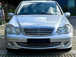 Silber Gebraucht 2004 Mercedes C180 Limousine | 2.999 € (Fairer Preis)