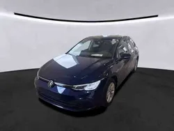 Atlantic blue metallic Gebraucht 2024 VW Golf VIII Life Limousine | 25.678 € (Guter Preis)