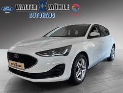Frostweiß Gebraucht 2022 Ford Focus Limousine | 25.500 €