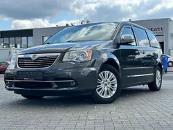 Schwarz Gebraucht 2012 Lancia Voyager Gold Van / Kleinbus | 8.850 € (Etwas zu teuer)