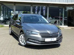 Graphitegrau metallic Gebraucht 2022 Skoda Superb Executive Kombi | 27.880 € (Fairer Preis)