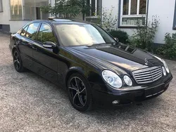 Schwarz Gebraucht 2006 Mercedes E220 Limousine | 5.500 €