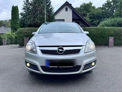 Silber Gebraucht 2007 Opel Zafira Eco Van / Kleinbus | 2.099 €