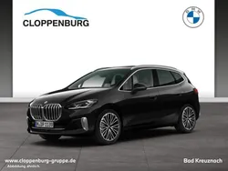 Saphirschwarz Gebraucht 2024 BMW 220 Active Tourer Luxury Line Van / Kleinbus | 28.900 € (Superpreis)