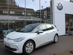 Gletscherweiß metallic Gebraucht 2024 VW ID.3 Pro Kleinwagen | 32.490 € (Guter Preis)