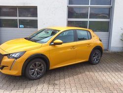 Gelb Gebraucht 2021 Peugeot e-208 Active Kleinwagen | 14.999 € (Fairer Preis)