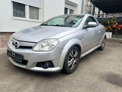 Grau Gebraucht 2006 Opel Tigra Cabrio | 1.300 €