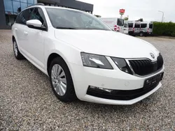 Weiß Gebraucht 2020 Skoda Octavia Limousine | 14.699 € (Superpreis)