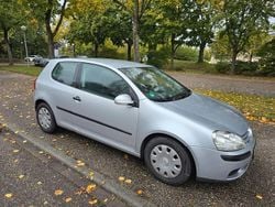 Silber Gebraucht 2005 VW Golf Trendline Limousine | 2.300 € (Guter Preis)