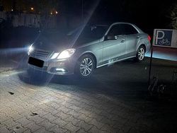 Grau Gebraucht 2009 Mercedes E220 Avantgarde Limousine | 10.250 € (Etwas zu teuer)