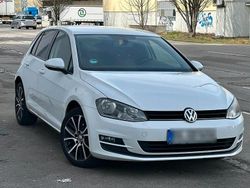 Weiß Gebraucht 2013 VW Golf VII Kleinwagen | 4.500 € (Guter Preis)