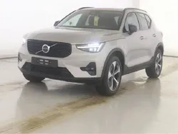 Silber Gebraucht 2025 Volvo XC40 Plus SUV | 39.999 € (Fairer Preis)
