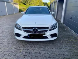 Weiß Gebraucht 2020 Mercedes C220 AMG line Kombi | 26.500 € (Fairer Preis)