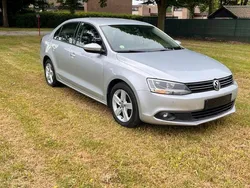 Silber Gebraucht 2015 VW Jetta Limousine | 6.500 € (Superpreis)