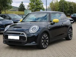 Schwarz Gebraucht 2021 Mini Cooper SE Kleinwagen | 19.990 € (Etwas zu teuer)
