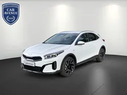 Weiß (carraraweiß (weiß)) Gebraucht 2024 Kia XCeed Vision SUV | 18.990 € (Superpreis)