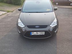 Grau Gebraucht 2013 Ford S-MAX Trend Van / Kleinbus | 6.290 € (Teuer)