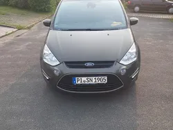 Grau Gebraucht 2013 Ford S-MAX Trend Van / Kleinbus | 6.290 € (Teuer)