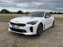 Weiß Gebraucht 2019 Kia Stinger 3 Limousine | 26.000 € (Guter Preis)
