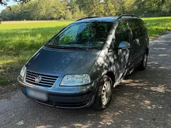 Grau Gebraucht 2009 VW Sharan Van / Kleinbus | 8.499 €
