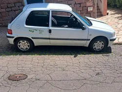 Weiß Gebraucht 2003 Peugeot 106 Kleinwagen | 1.000 € (Fairer Preis)
